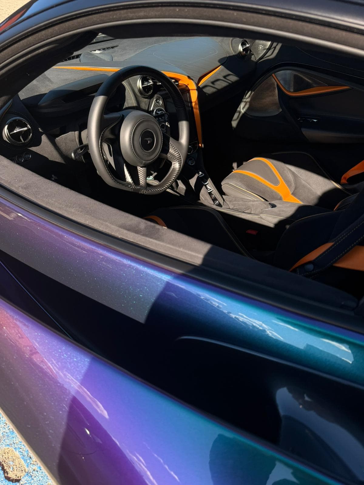 McLaren 720S - Dokładny detailing wnętrza