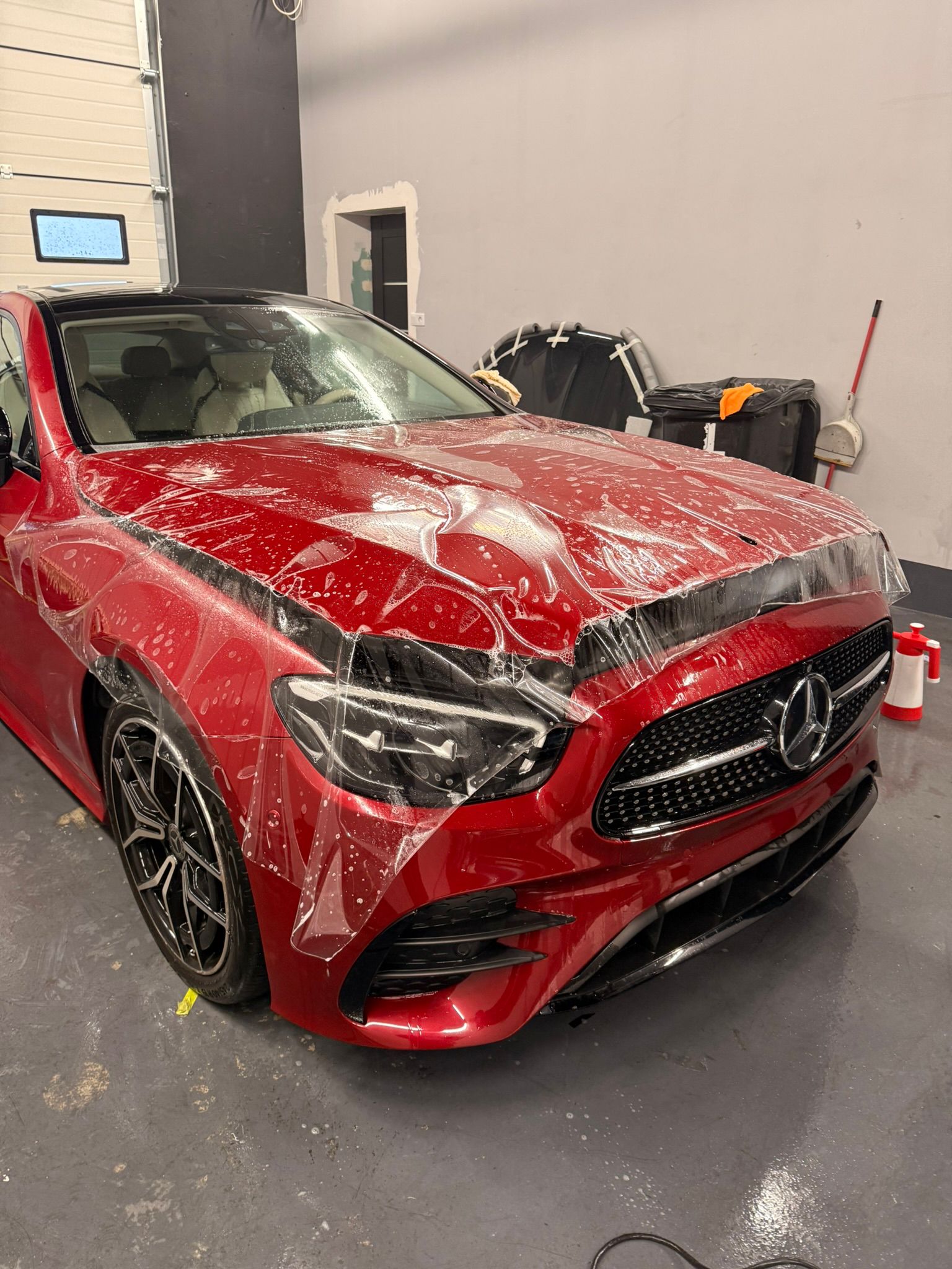 Mercedes E-Class - oklejanie PPF maski